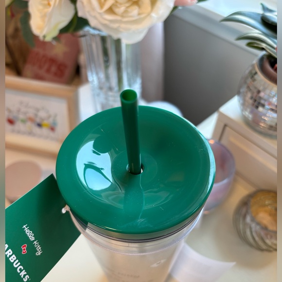 Adorable Starbucks Hello Kitty Clear Tumbler.  Holiday 2025 release. - Picture 8 of 9
